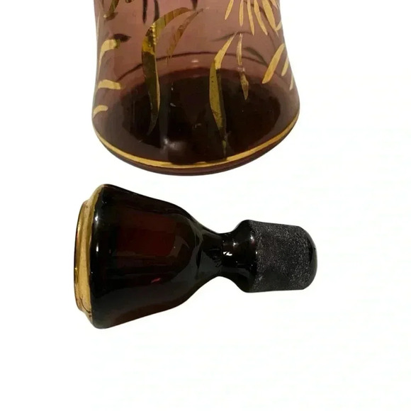 VGT Bohemian Czech Amethyst Gold Etched Ruby Glass Decanter & 2 Water Goblet - Picture 5 of 15